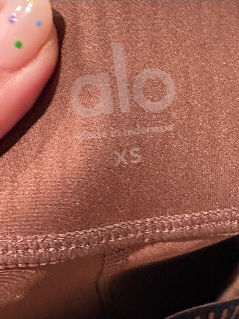 ALO Yoga 7/8 Line Up Legging Size XS Brown and Black - Picture 6 of 7